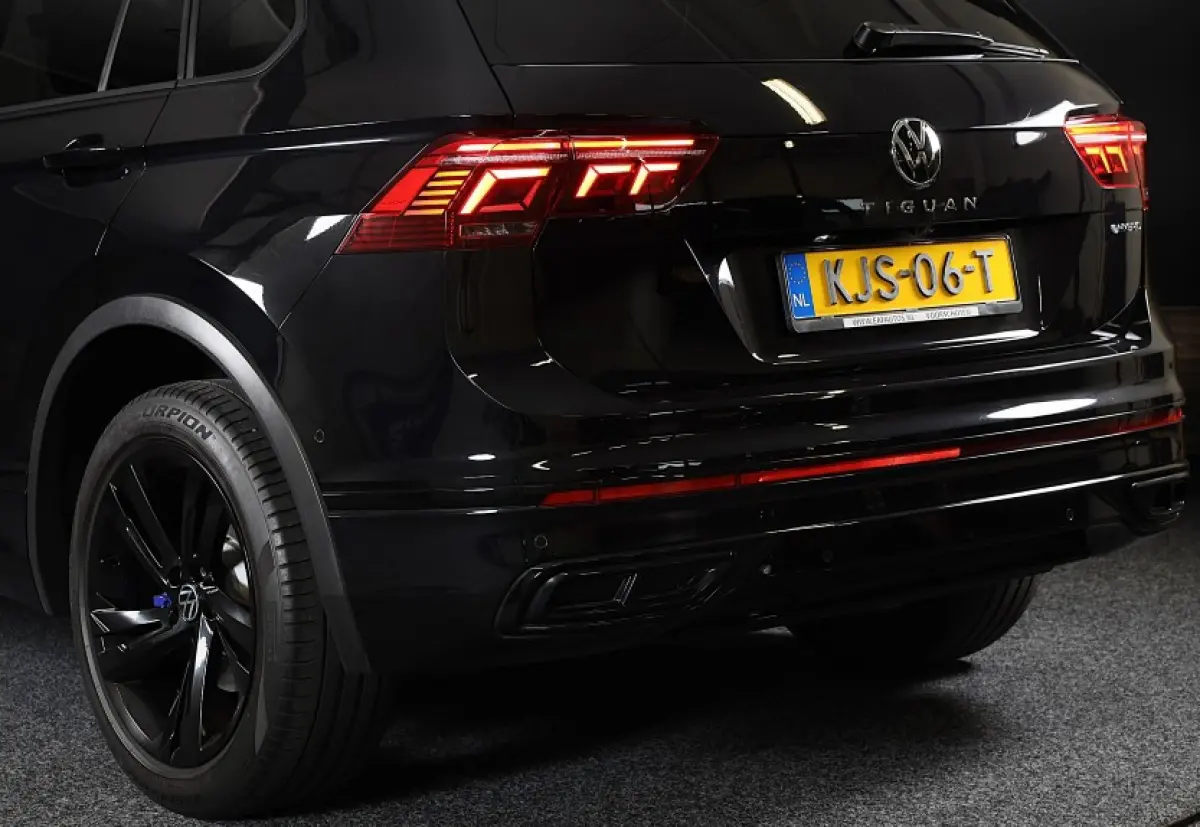 1.4 TSI eHybrid R-Line Business+ / Leder / Memory / Elek Stoelen / Acc / Dode Hoek / 360 Camera / Head Up / Pano