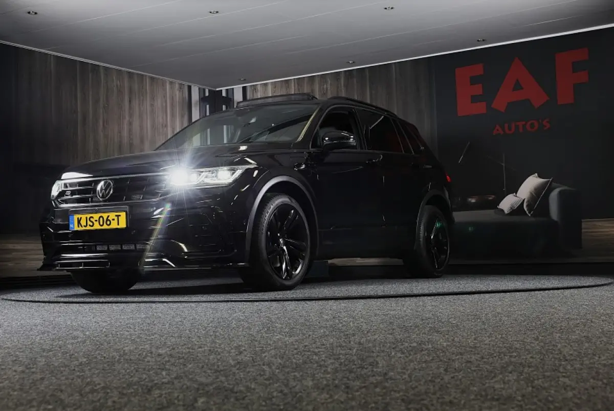 1.4 TSI eHybrid R-Line Business+ / Leder / Memory / Elek Stoelen / Acc / Dode Hoek / 360 Camera / Head Up / Pano