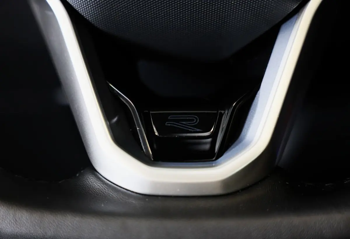 1.4 TSI eHybrid R-Line Business+ / Leder / Memory / Elek Stoelen / Acc / Dode Hoek / 360 Camera / Head Up / Pano