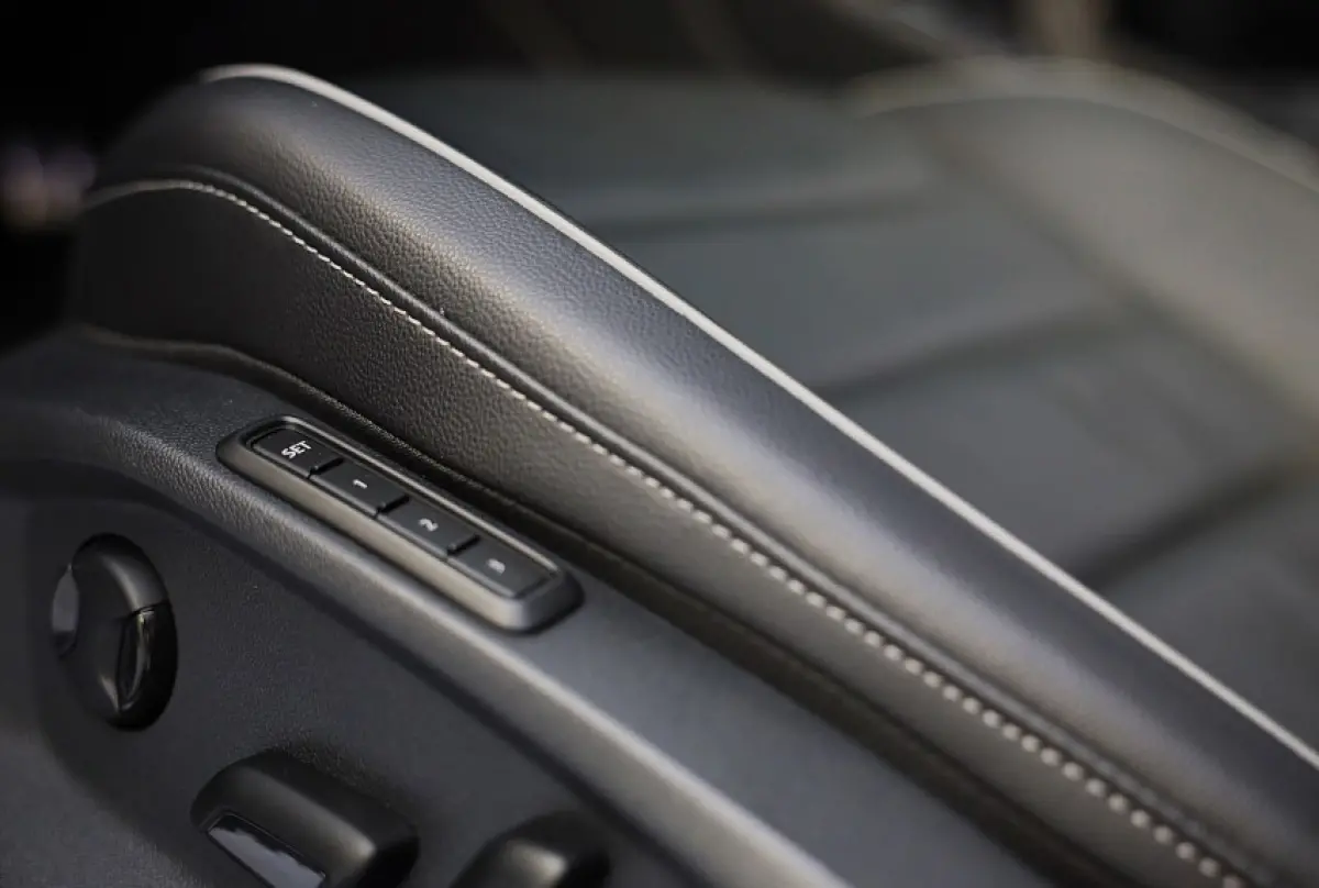 1.4 TSI eHybrid R-Line Business+ / Leder / Memory / Elek Stoelen / Acc / Dode Hoek / 360 Camera / Head Up / Pano
