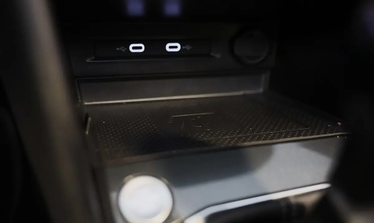 1.4 TSI eHybrid R-Line Business+ / Leder / Memory / Elek Stoelen / Acc / Dode Hoek / 360 Camera / Head Up / Pano