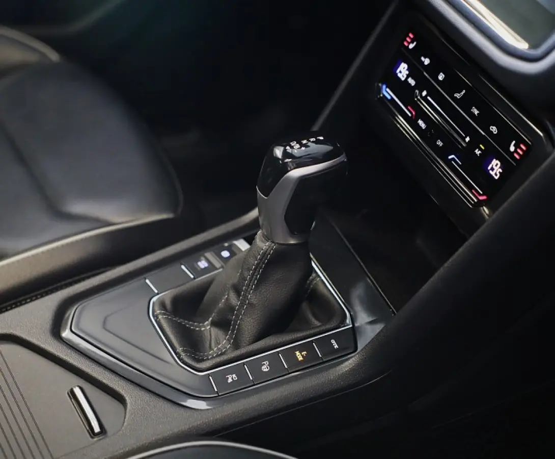 1.4 TSI eHybrid R-Line Business+ / Leder / Memory / Elek Stoelen / Acc / Dode Hoek / 360 Camera / Head Up / Pano