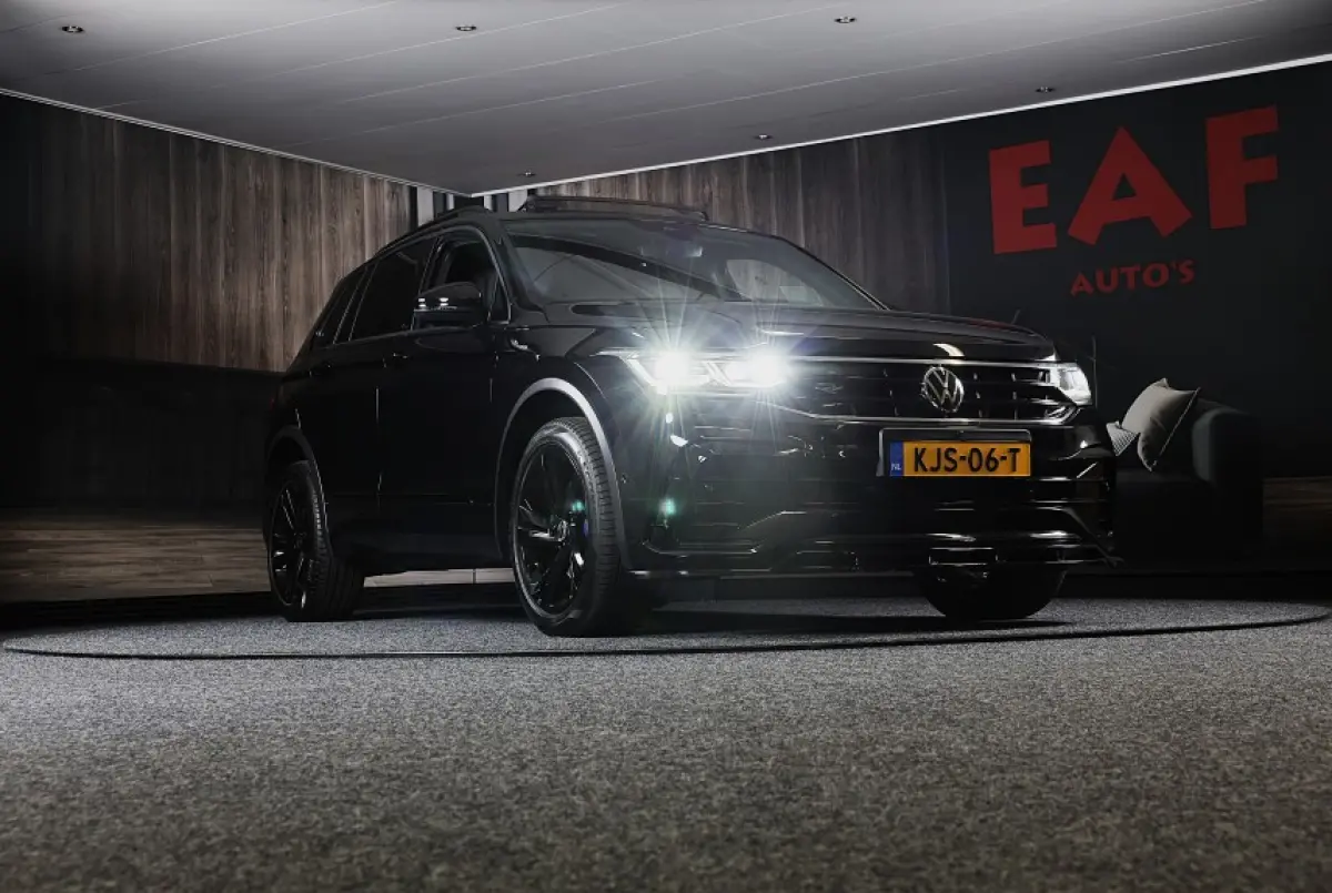 1.4 TSI eHybrid R-Line Business+ / Leder / Memory / Elek Stoelen / Acc / Dode Hoek / 360 Camera / Head Up / Pano