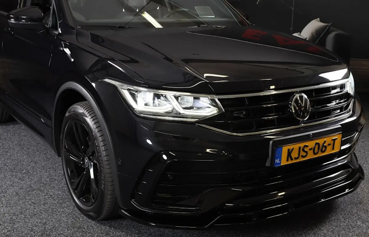 1.4 TSI eHybrid R-Line Business+ / Leder / Memory / Elek Stoelen / Acc / Dode Hoek / 360 Camera / Head Up / Pano