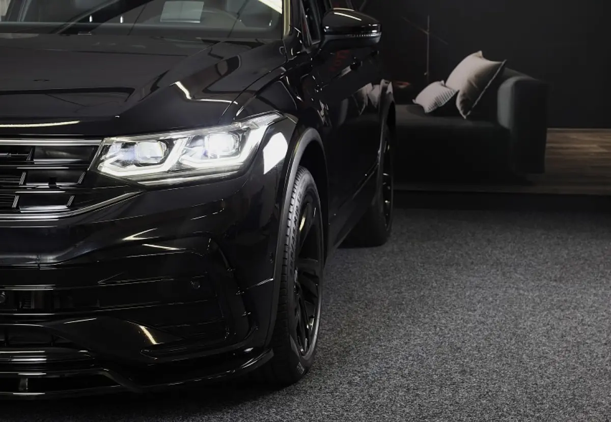 1.4 TSI eHybrid R-Line Business+ / Leder / Memory / Elek Stoelen / Acc / Dode Hoek / 360 Camera / Head Up / Pano