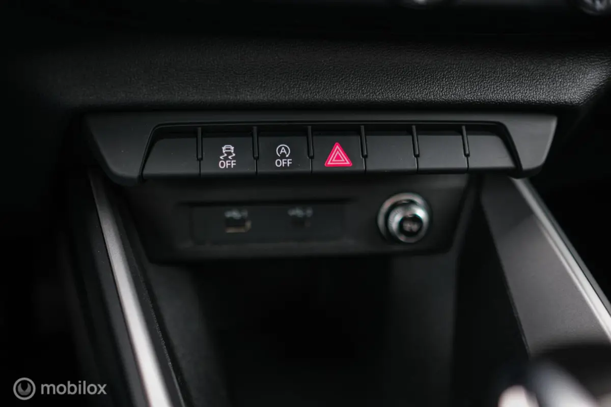 25 TFSI Automaat S-Line | Virtual Cockpit | Two-tone | NAP NL auto | Dealer onderhouden | DAB | Rijklaarprijs |