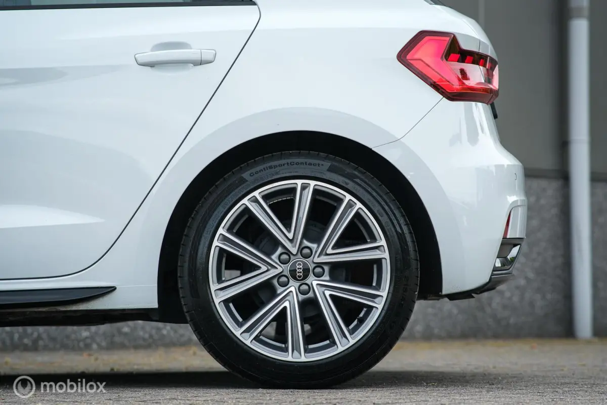 25 TFSI Automaat S-Line | Virtual Cockpit | Two-tone | NAP NL auto | Dealer onderhouden | DAB | Rijklaarprijs |