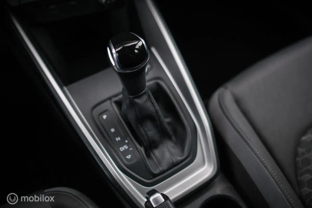 25 TFSI Automaat S-Line | Virtual Cockpit | Two-tone | NAP NL auto | Dealer onderhouden | DAB | Rijklaarprijs |