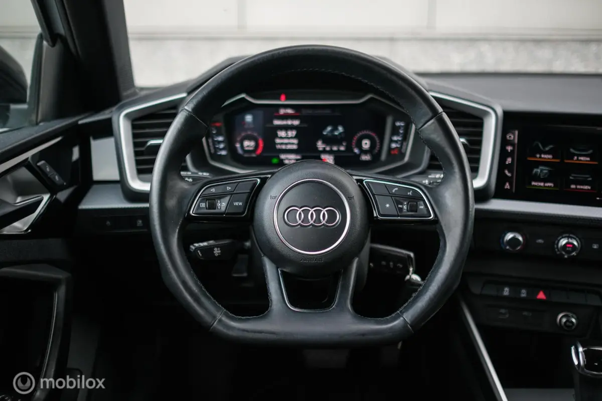 25 TFSI Automaat S-Line | Virtual Cockpit | Two-tone | NAP NL auto | Dealer onderhouden | DAB | Rijklaarprijs |