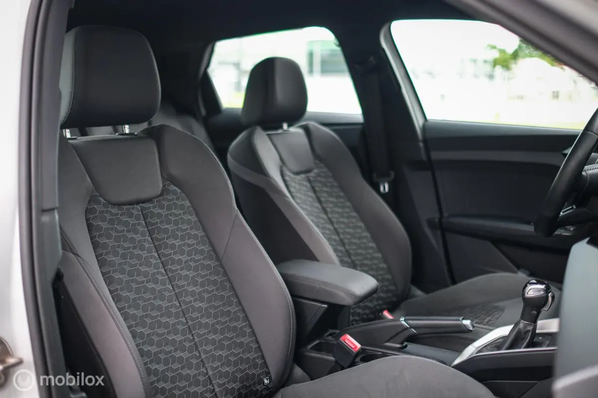 25 TFSI Automaat S-Line | Virtual Cockpit | Two-tone | NAP NL auto | Dealer onderhouden | DAB | Rijklaarprijs |