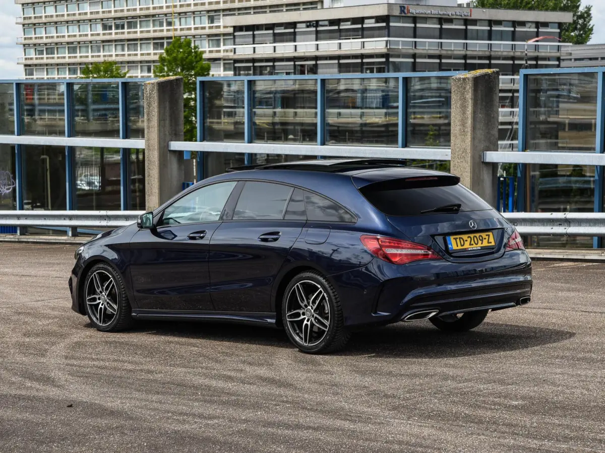 200 d AMG Line Panoramadak Sfeerverlichting Camera LED Stoelverwarming Night Edition
