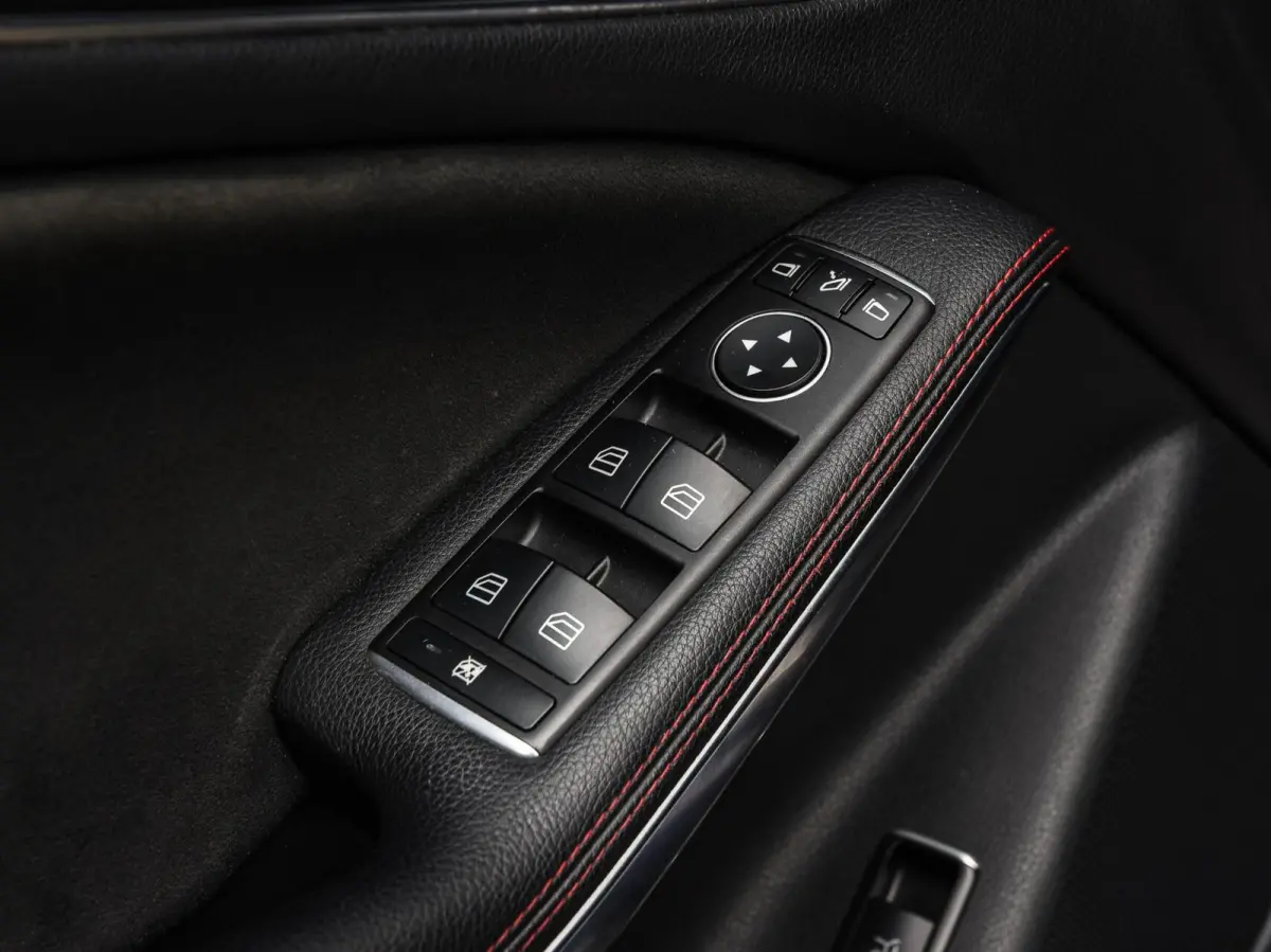 200 d AMG Line Panoramadak Sfeerverlichting Camera LED Stoelverwarming Night Edition