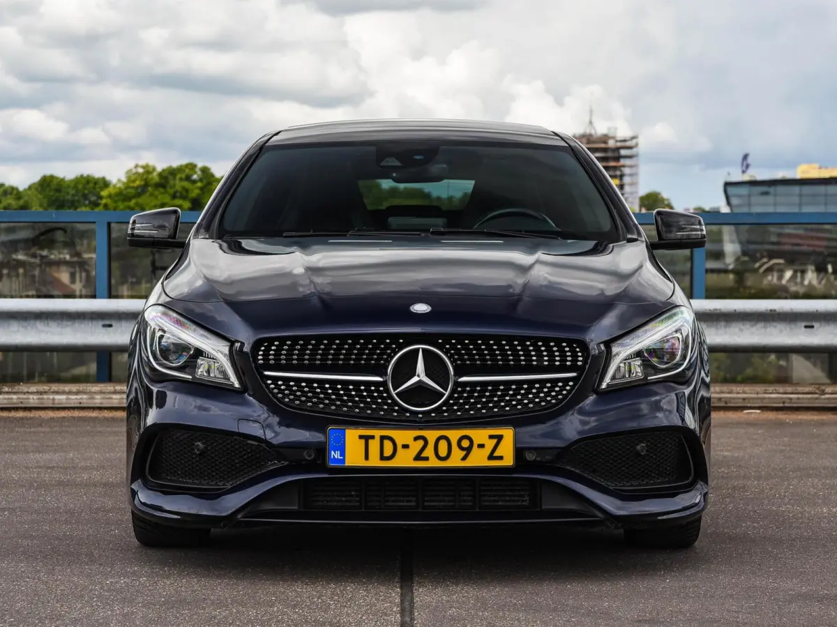 200 d AMG Line Panoramadak Sfeerverlichting Camera LED Stoelverwarming Night Edition