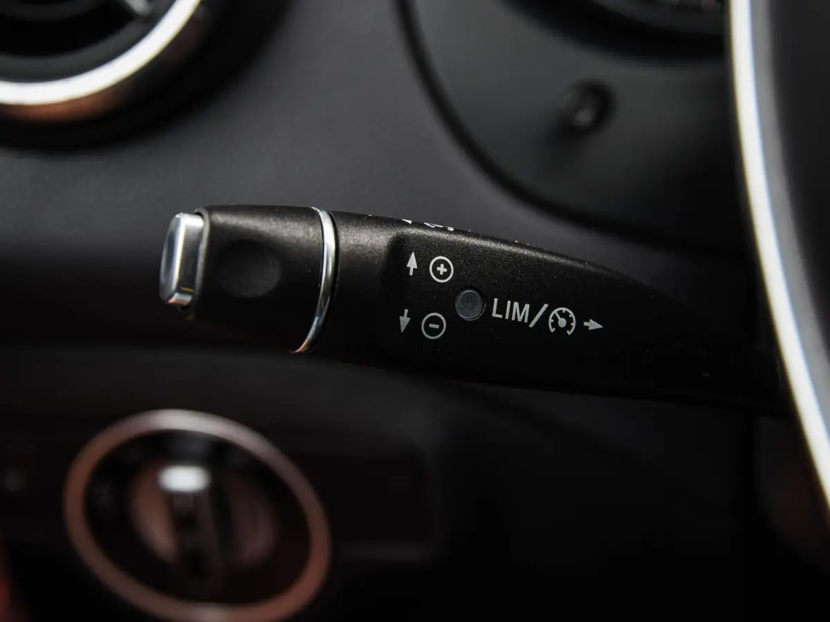 200 d AMG Line Panoramadak Sfeerverlichting Camera LED Stoelverwarming Night Edition