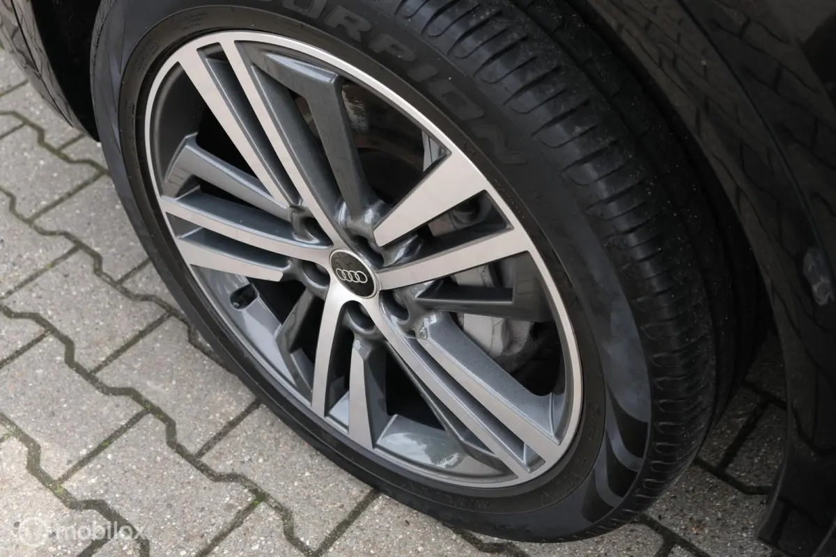 55 TFSI e S edition | Panoramadak | Massage |Adaptieve cruise | Head up display | Keyless | Matrix led | Sfeerverlichting | Stoelverwarming