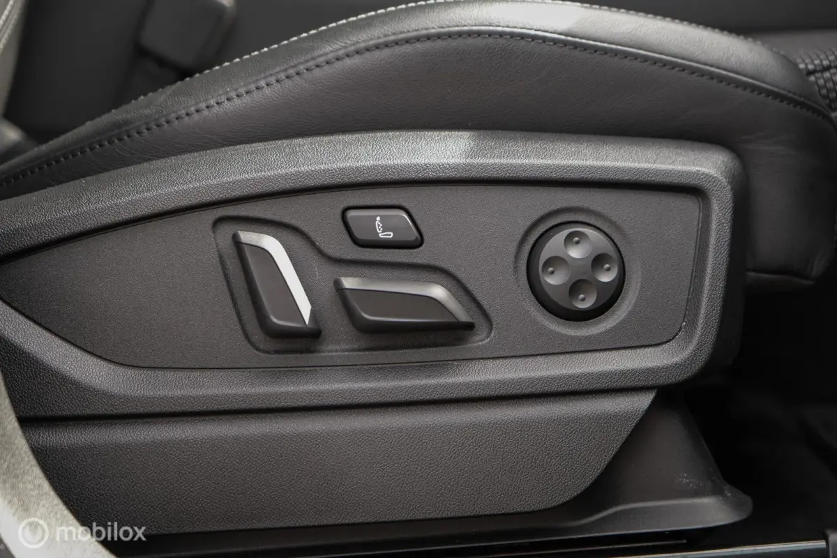 55 TFSI e S edition | Panoramadak | Massage |Adaptieve cruise | Head up display | Keyless | Matrix led | Sfeerverlichting | Stoelverwarming