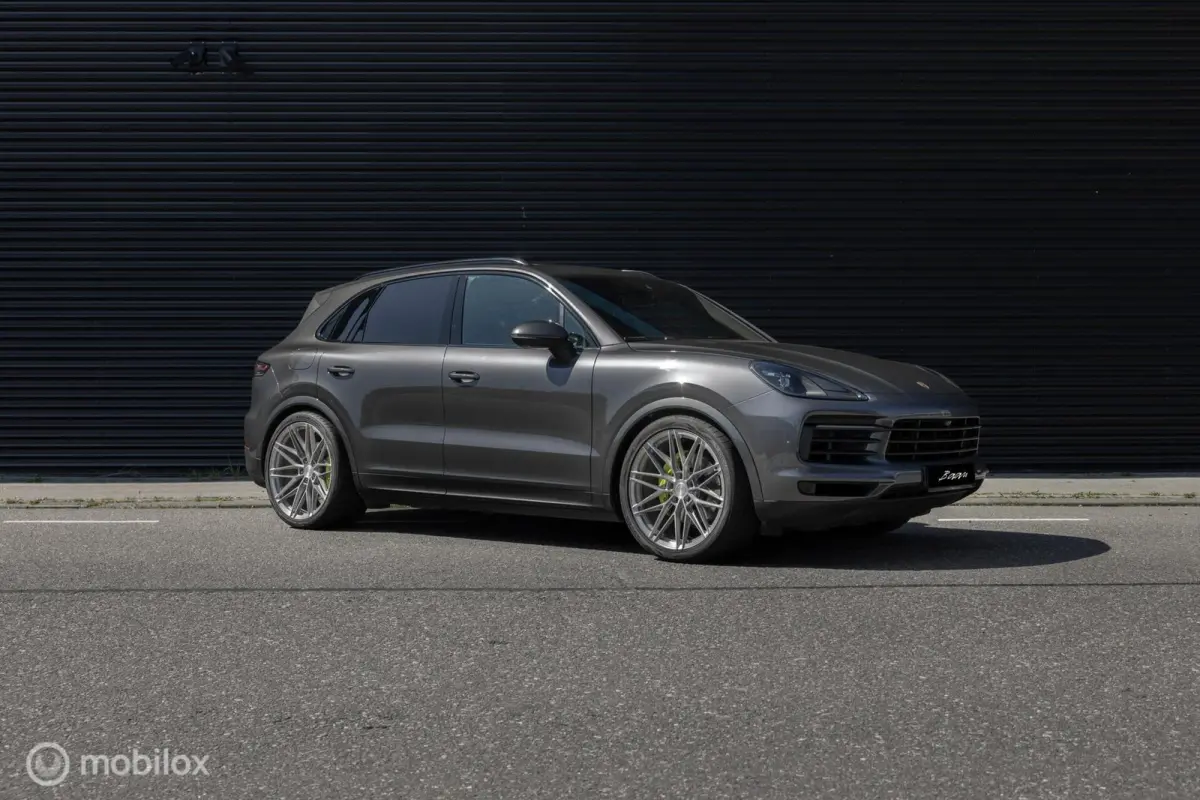 E-Hybrid | Quarzite Grey Metallic | Sport Chrono | Luchtvering | 22” BC Forged EH675 | BTW-auto