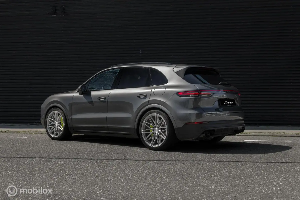 E-Hybrid | Quarzite Grey Metallic | Sport Chrono | Luchtvering | 22” BC Forged EH675 | BTW-auto