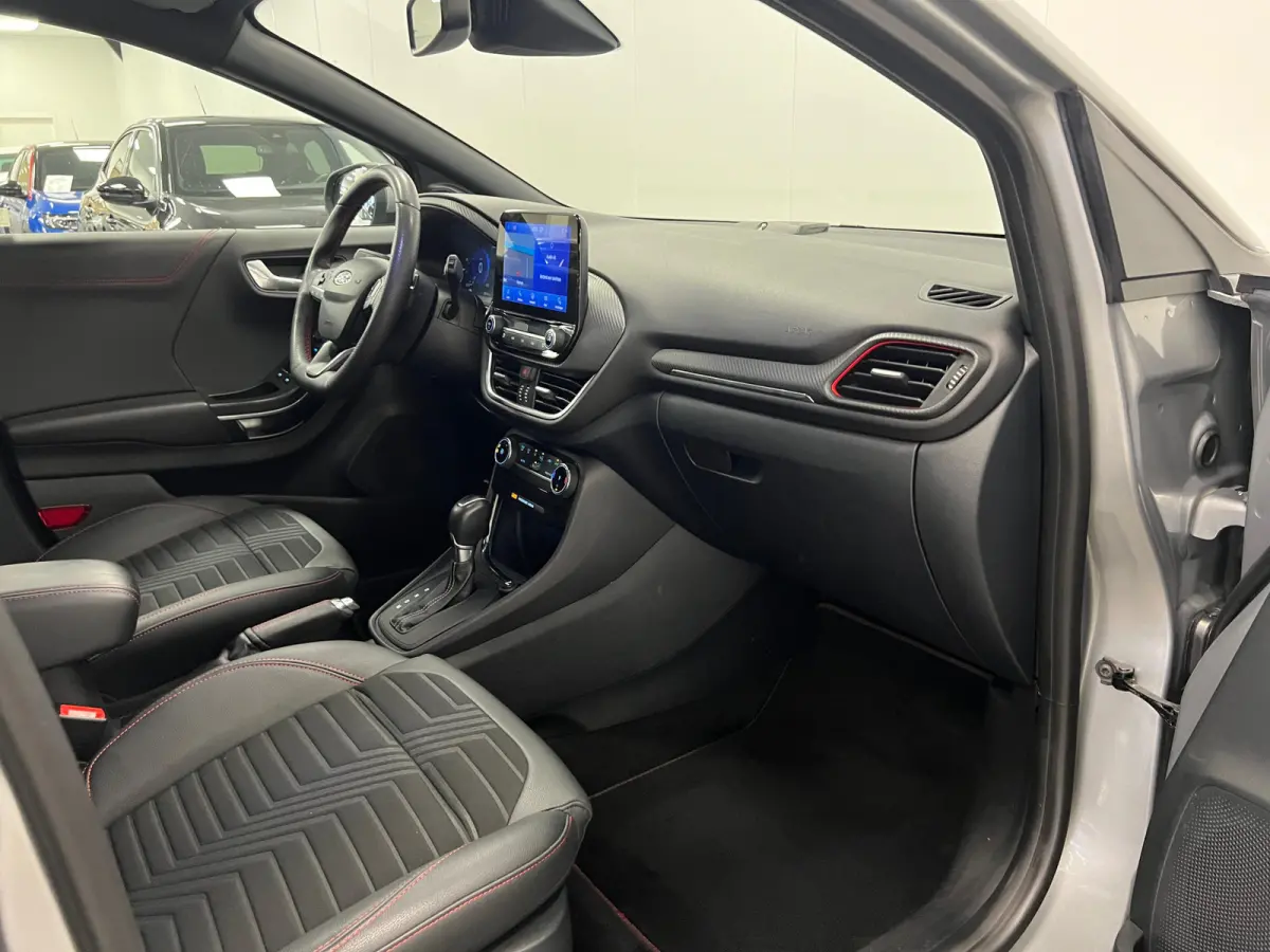 1.0 EcoB 125 PK / M. Hybrid ST-LINE / AUTOMAAT / TREKH. / H.LEDER /