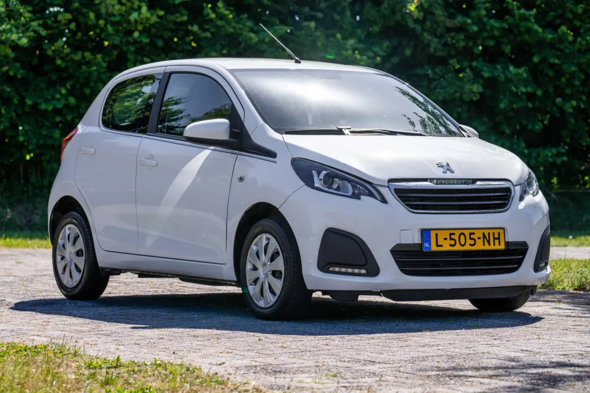 1.0 e-VTi Active 40.380 km +NAP NL-auto