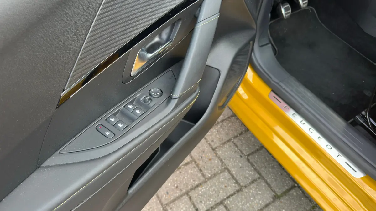 1.2 PureTech GT-Line | Achteruitrijcamera | Airco (automatisch) | Airco (automatisch)