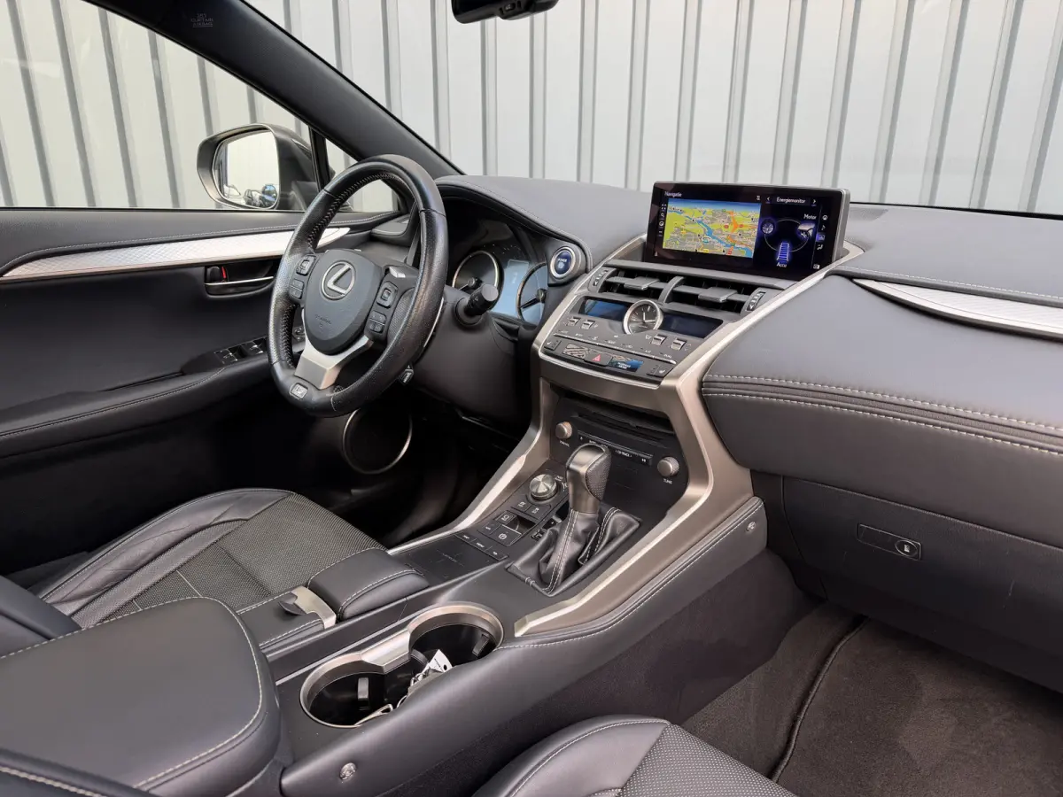 300h AWD F SPORT | Pano dak | 12 mnd BOVAG Garantie | Rijklaar!!