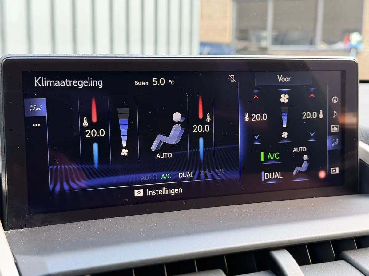 300h AWD F SPORT | Pano dak | 12 mnd BOVAG Garantie | Rijklaar!!