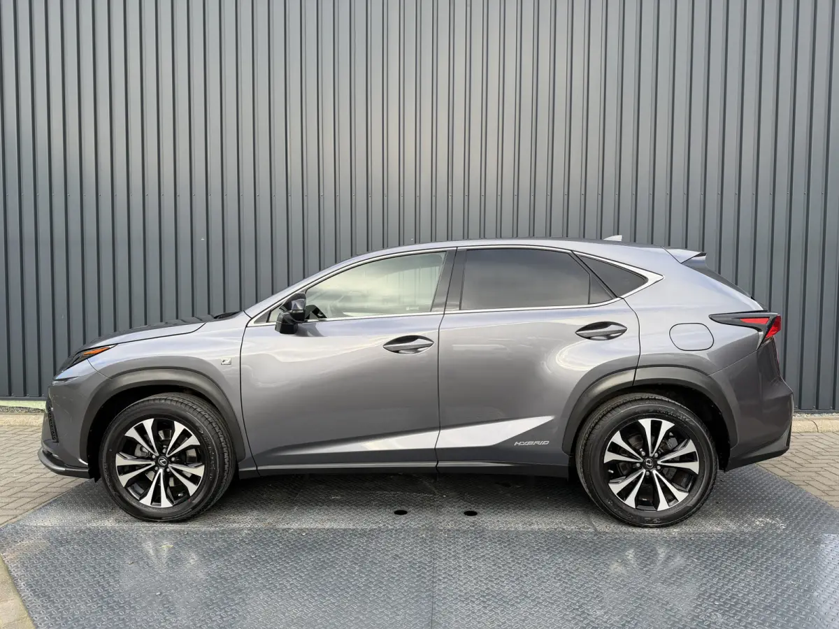 300h AWD F SPORT | Pano dak | 12 mnd BOVAG Garantie | Rijklaar!!