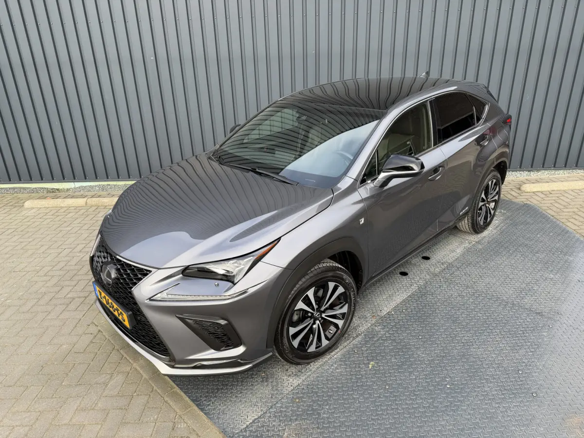 300h AWD F SPORT | Pano dak | 12 mnd BOVAG Garantie | Rijklaar!!
