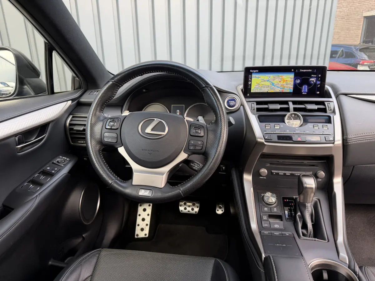 300h AWD F SPORT | Pano dak | 12 mnd BOVAG Garantie | Rijklaar!!