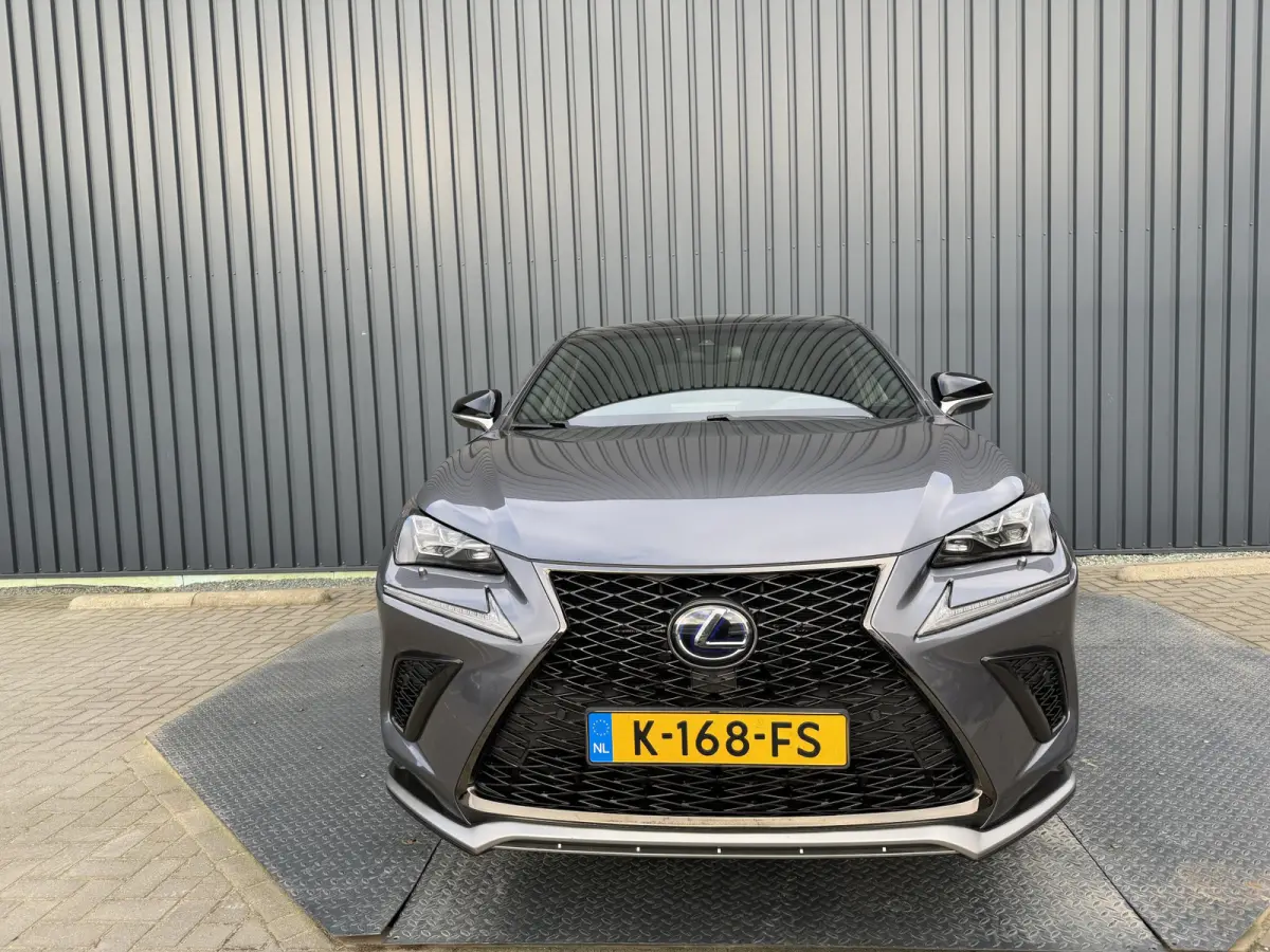 300h AWD F SPORT | Pano dak | 12 mnd BOVAG Garantie | Rijklaar!!