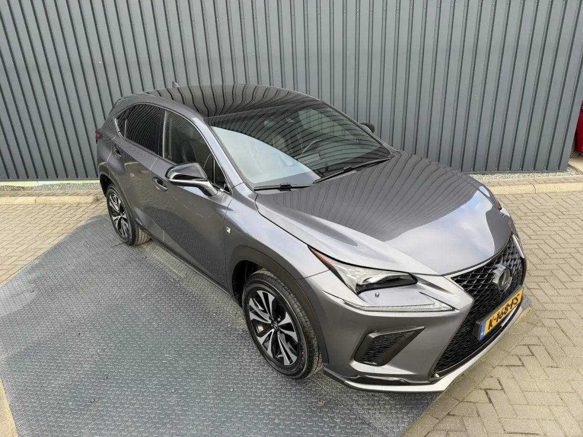 300h AWD F SPORT | Pano dak | 12 mnd BOVAG Garantie | Rijklaar!!