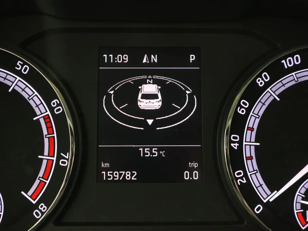 1.4 TSI ACT 150 PK DSG + LED | STOELVERWARMING | APPLE CARPLAY | NAVIGATIE | PRIVACY GLASS