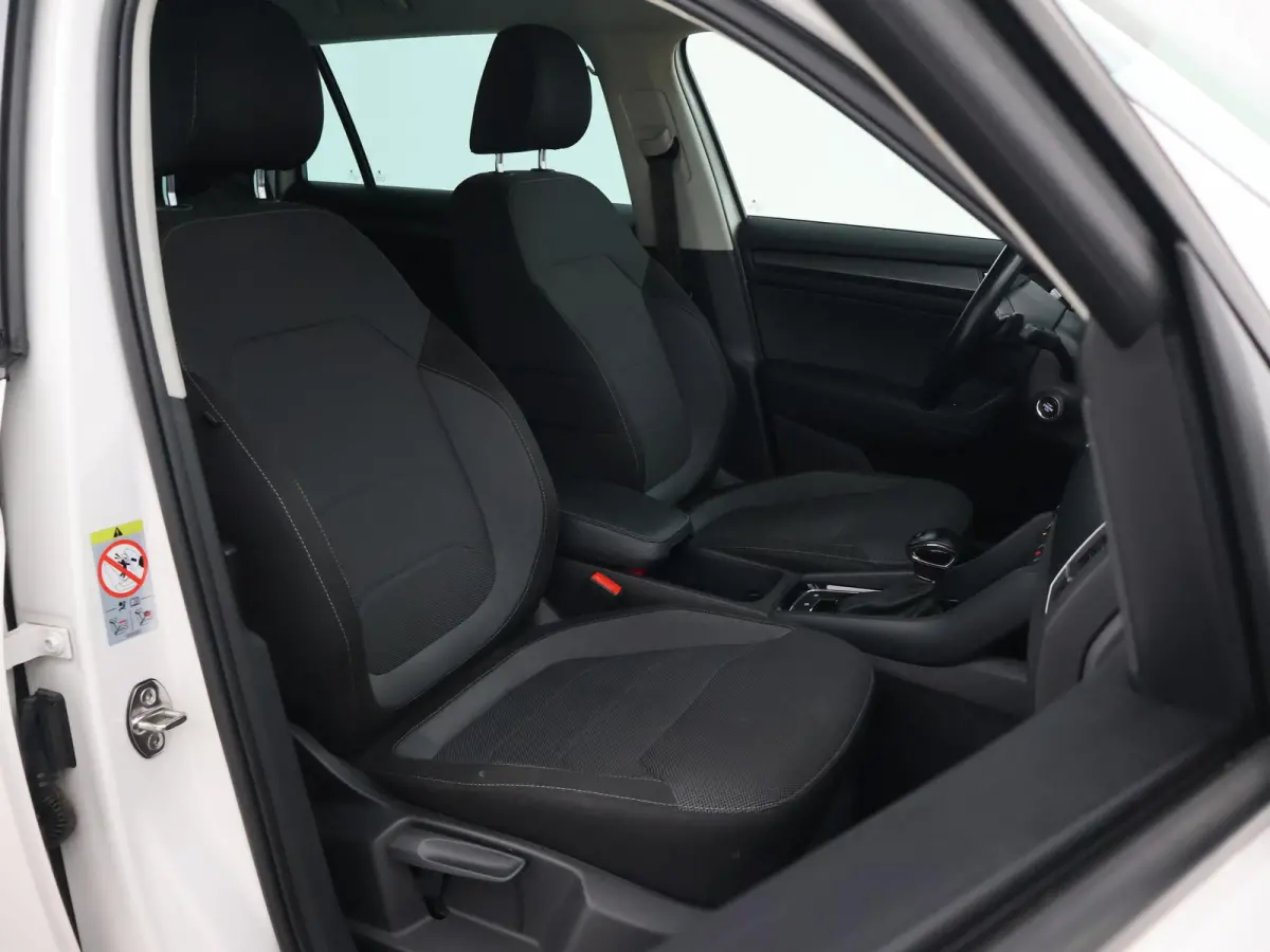 1.4 TSI ACT 150 PK DSG + LED | STOELVERWARMING | APPLE CARPLAY | NAVIGATIE | PRIVACY GLASS
