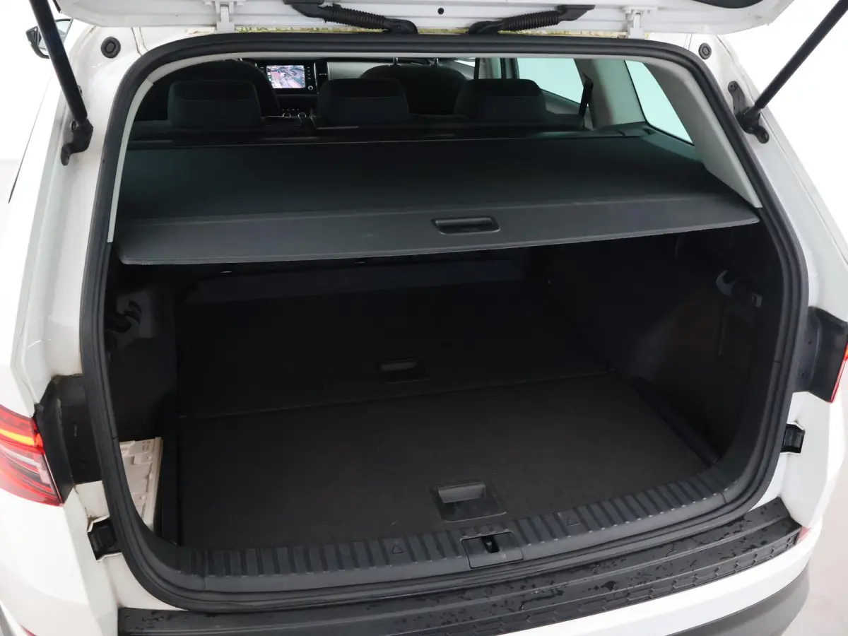 1.4 TSI ACT 150 PK DSG + LED | STOELVERWARMING | APPLE CARPLAY | NAVIGATIE | PRIVACY GLASS