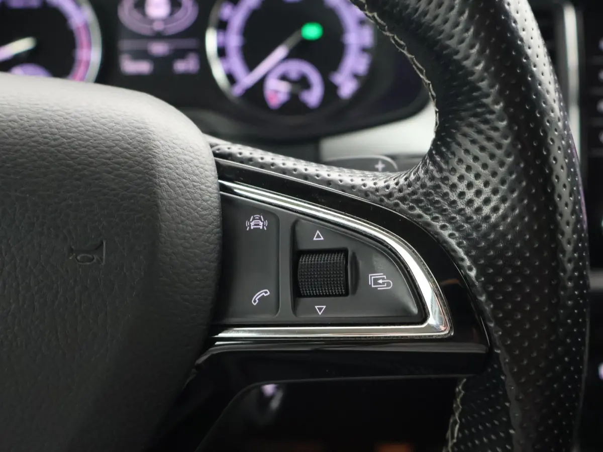 1.4 TSI ACT 150 PK DSG + LED | STOELVERWARMING | APPLE CARPLAY | NAVIGATIE | PRIVACY GLASS