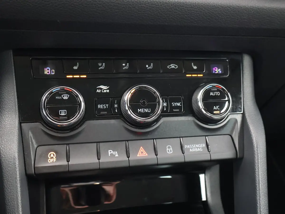 1.4 TSI ACT 150 PK DSG + LED | STOELVERWARMING | APPLE CARPLAY | NAVIGATIE | PRIVACY GLASS