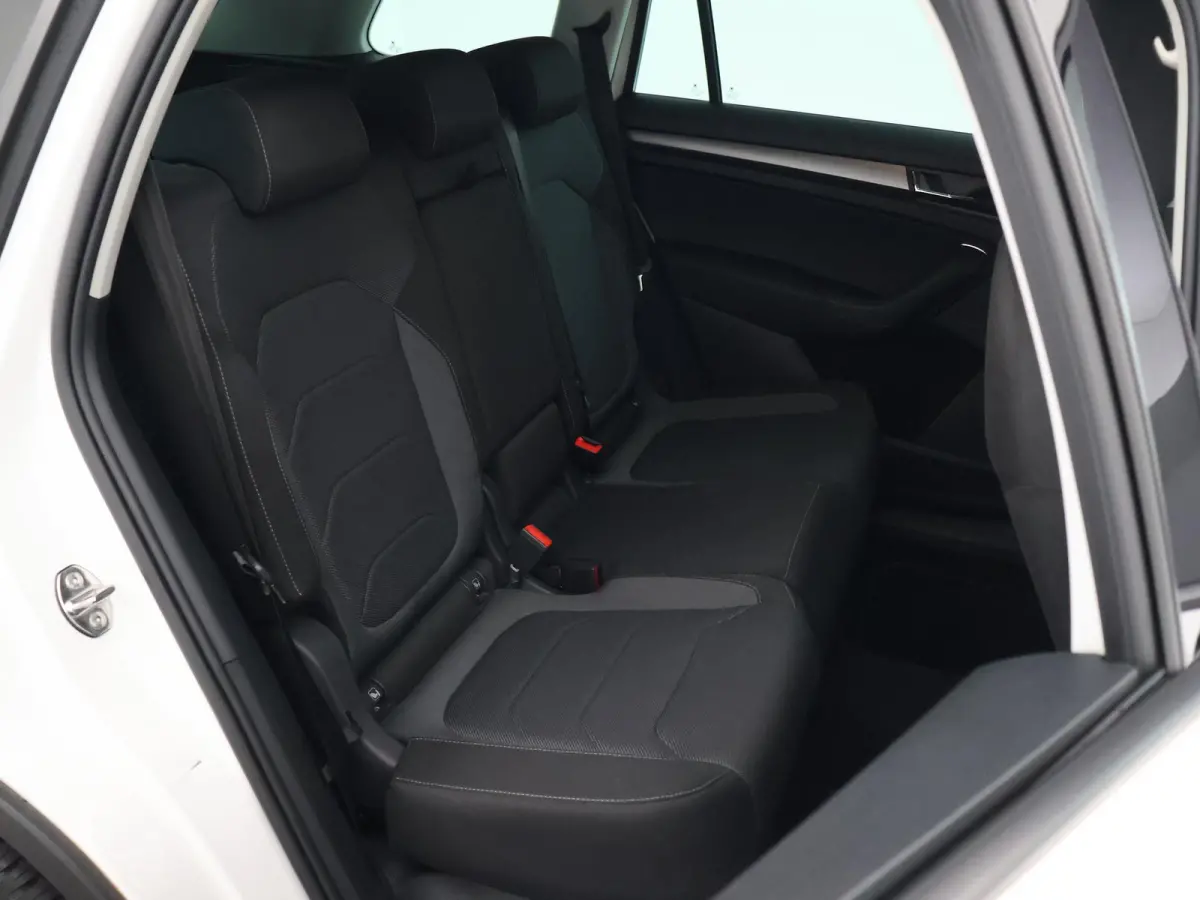1.4 TSI ACT 150 PK DSG + LED | STOELVERWARMING | APPLE CARPLAY | NAVIGATIE | PRIVACY GLASS