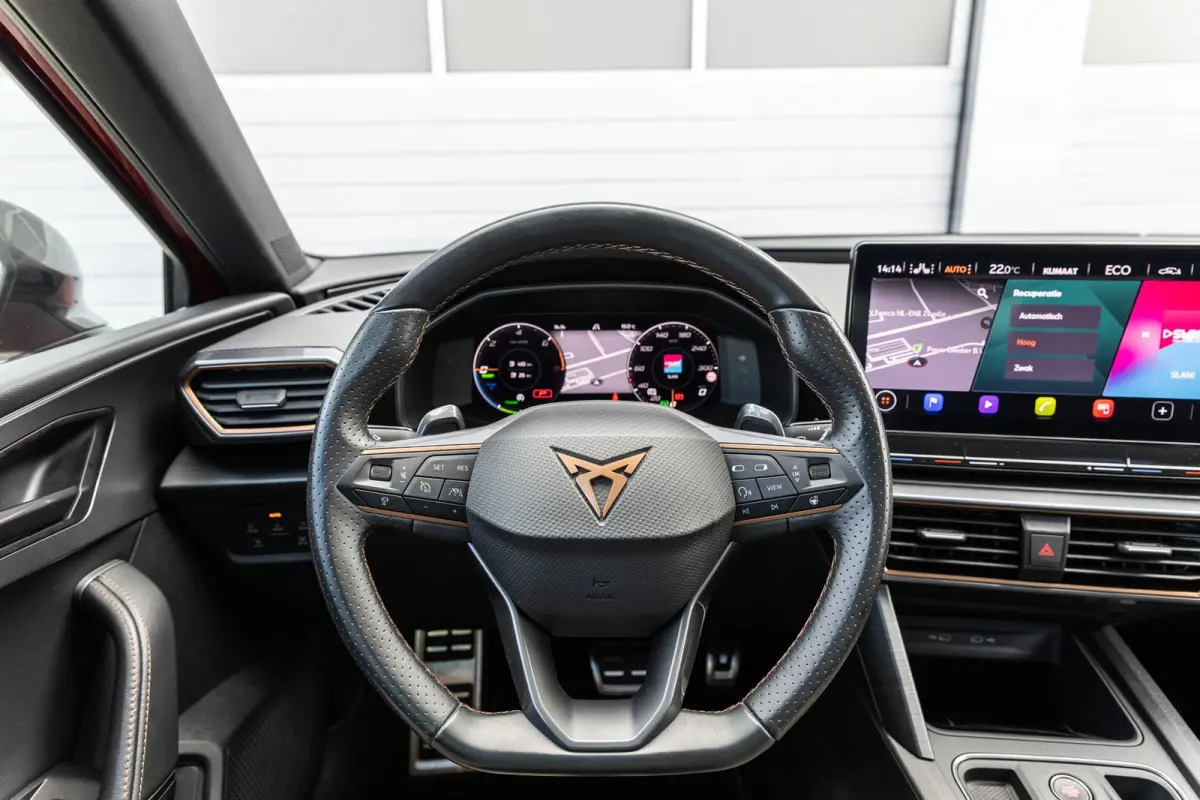 1.4 e-Hybrid 204pk Business | SoH 94% | Panoramadak | Stoelverwarming | Navigatie | Full Link