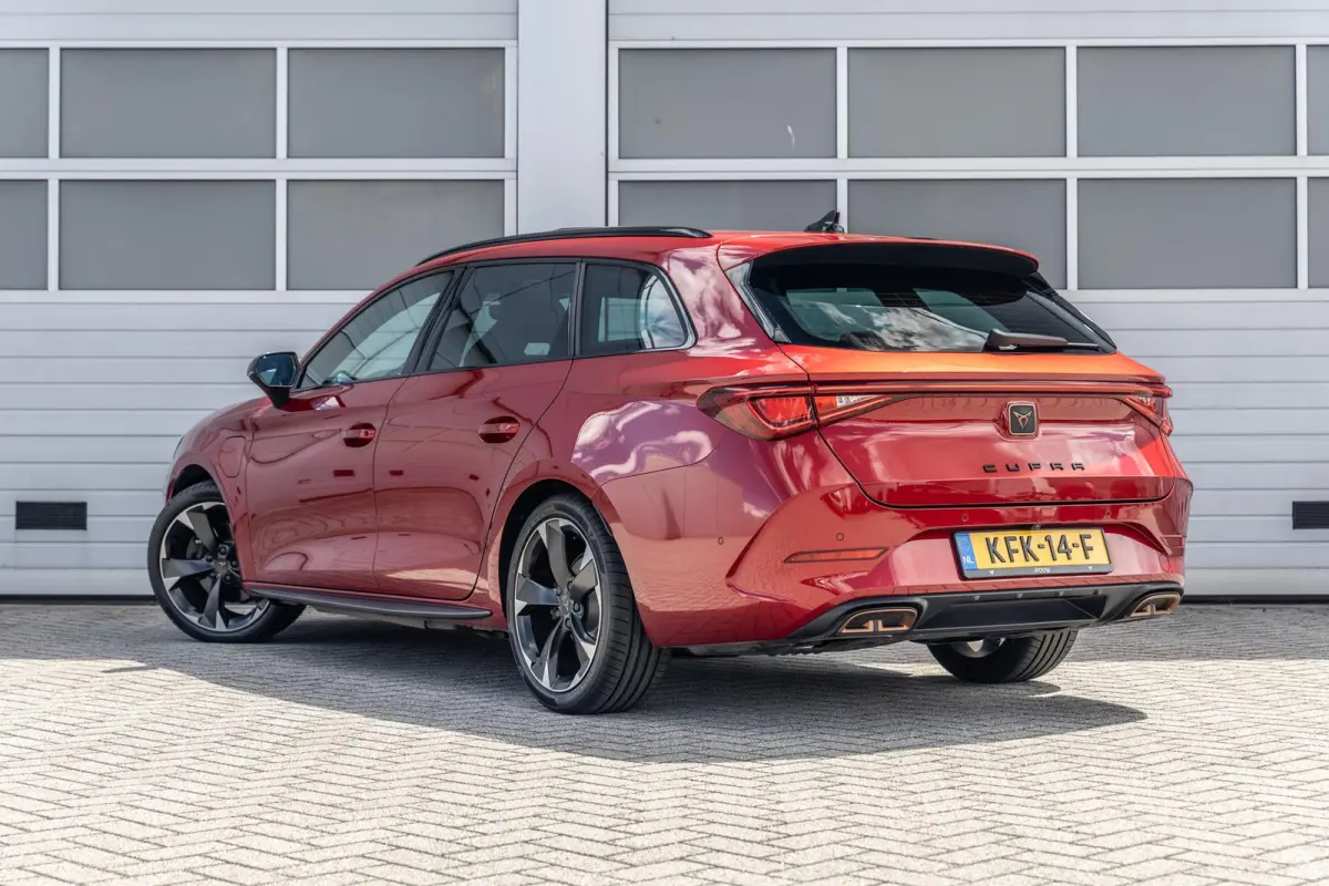 1.4 e-Hybrid 204pk Business | SoH 94% | Panoramadak | Stoelverwarming | Navigatie | Full Link