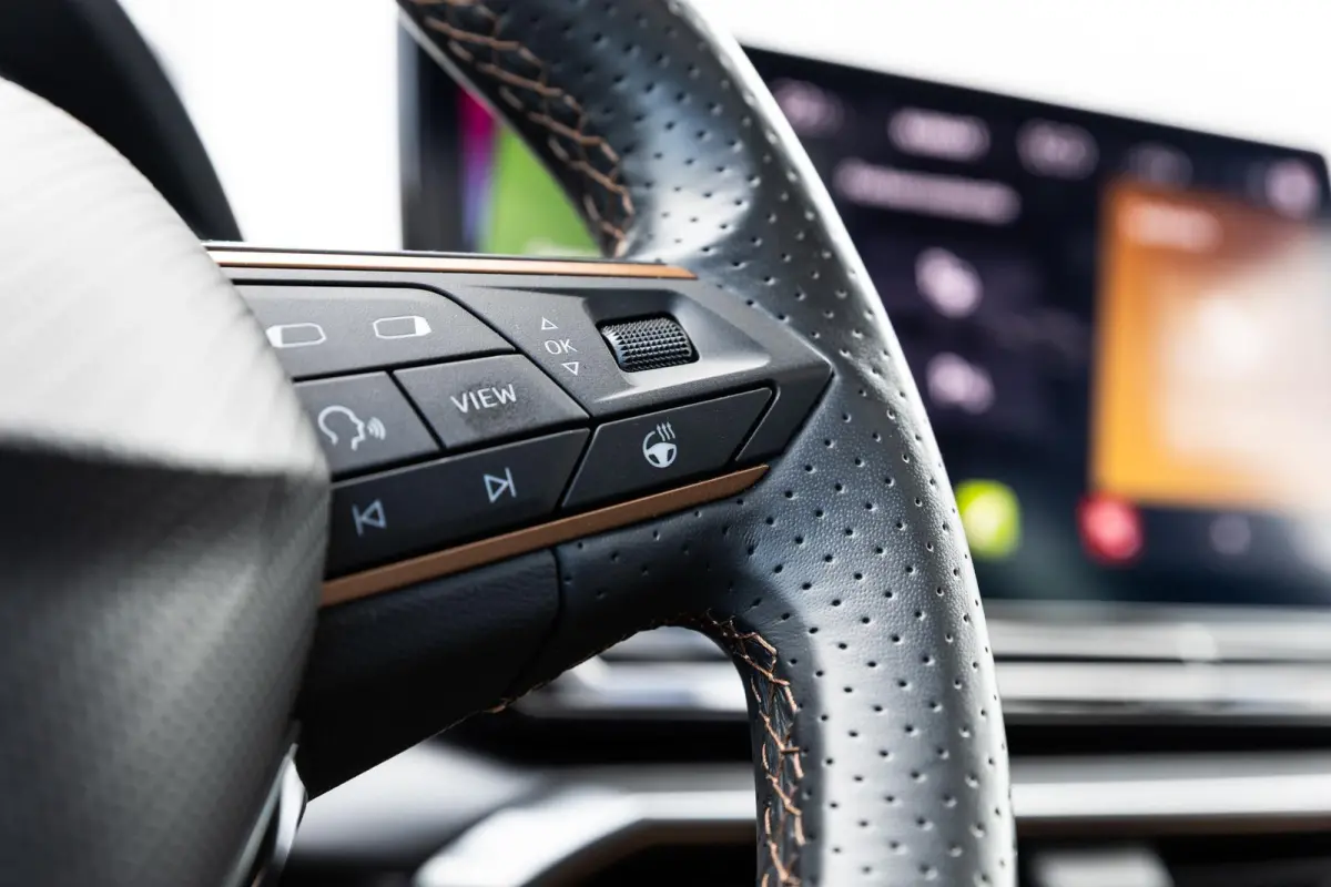 1.4 e-Hybrid 204pk Business | SoH 94% | Panoramadak | Stoelverwarming | Navigatie | Full Link