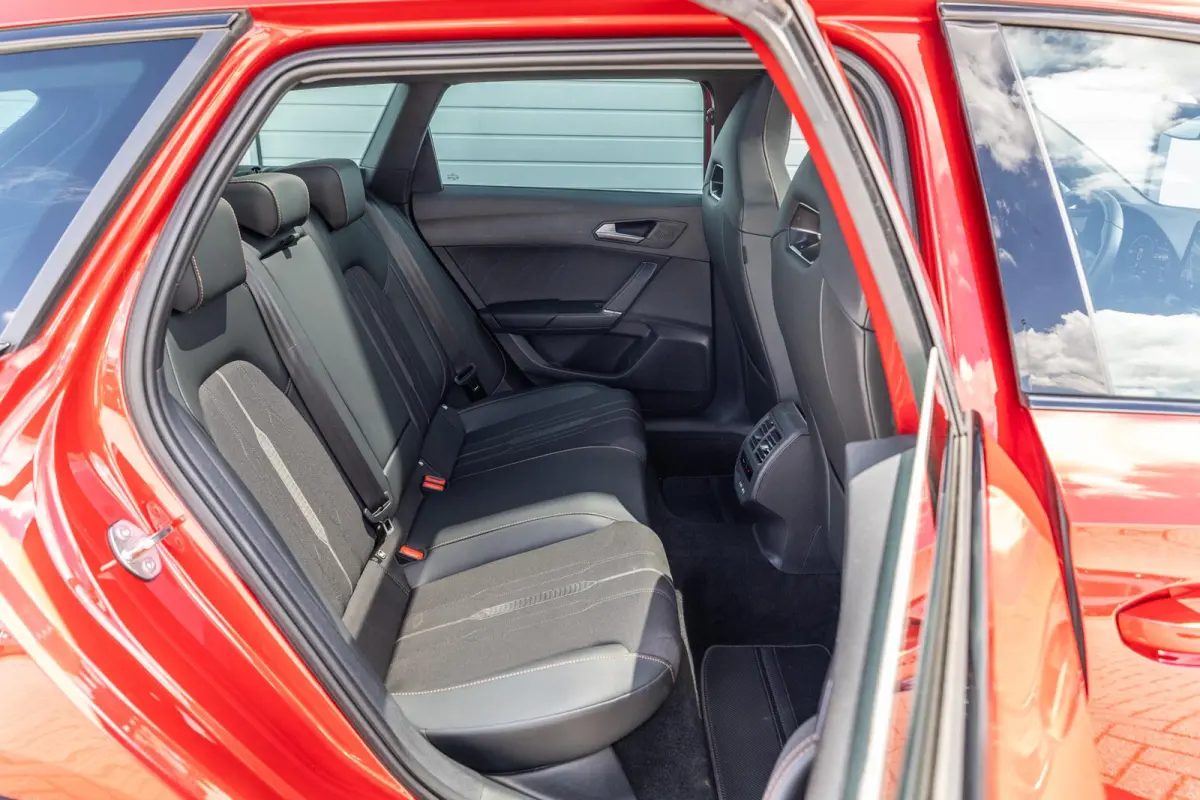 1.4 e-Hybrid 204pk Business | SoH 94% | Panoramadak | Stoelverwarming | Navigatie | Full Link