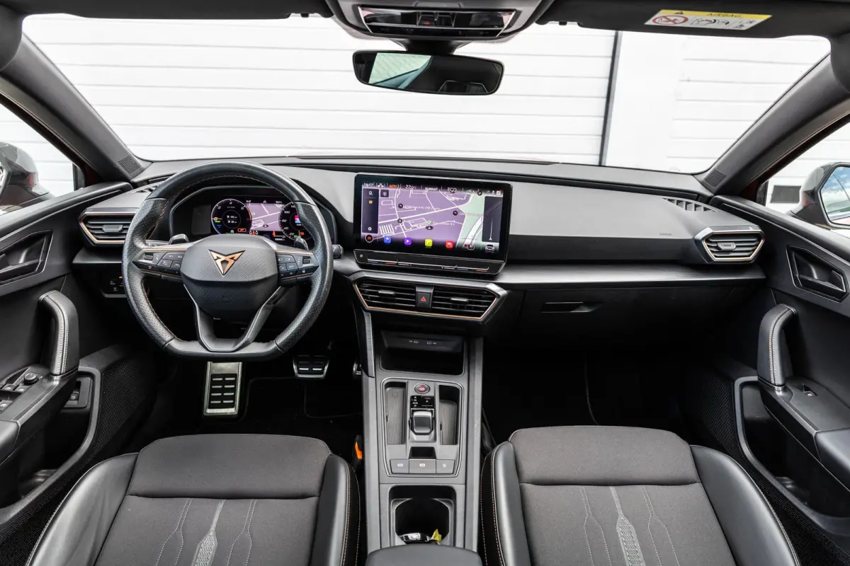 1.4 e-Hybrid 204pk Business | SoH 94% | Panoramadak | Stoelverwarming | Navigatie | Full Link