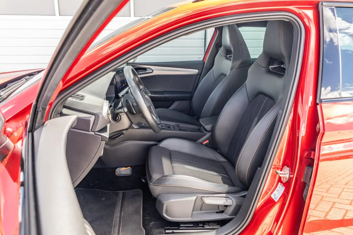 1.4 e-Hybrid 204pk Business | SoH 94% | Panoramadak | Stoelverwarming | Navigatie | Full Link