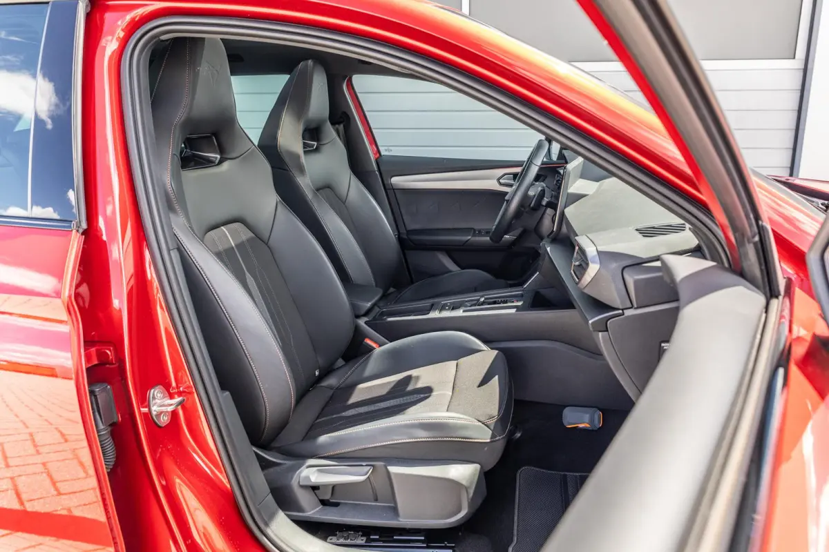 1.4 e-Hybrid 204pk Business | SoH 94% | Panoramadak | Stoelverwarming | Navigatie | Full Link