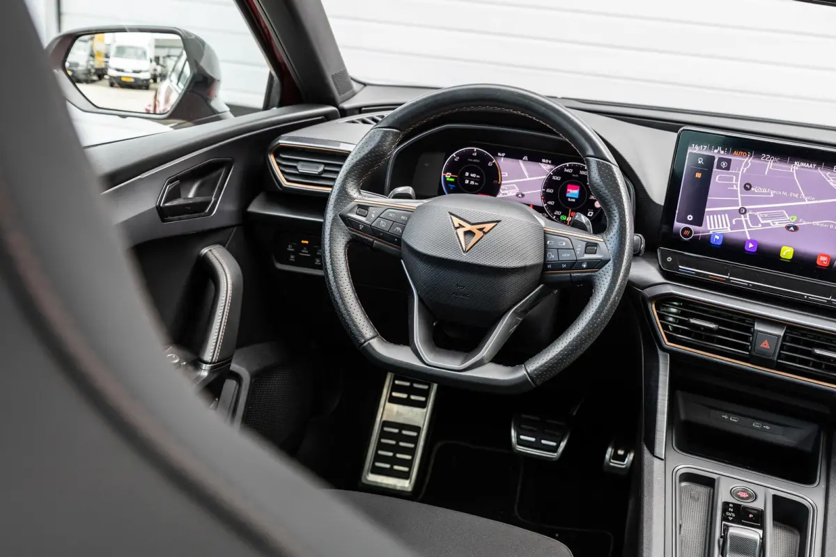 1.4 e-Hybrid 204pk Business | SoH 94% | Panoramadak | Stoelverwarming | Navigatie | Full Link