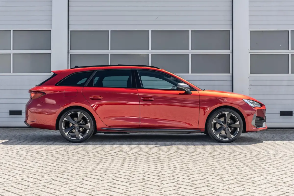 1.4 e-Hybrid 204pk Business | SoH 94% | Panoramadak | Stoelverwarming | Navigatie | Full Link
