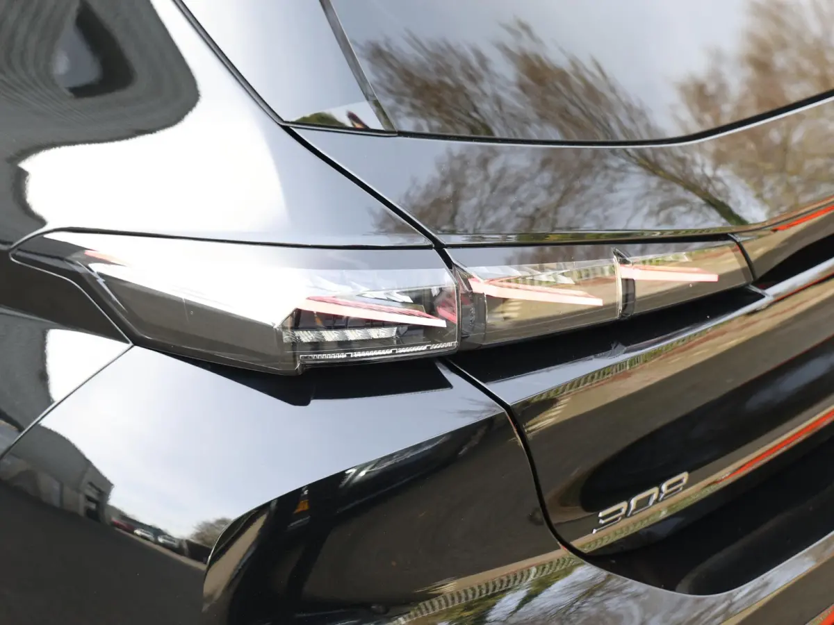 1.2 Hybrid 145 e-DCS6 GT | 360 graden Camera | Adaptieve cruise control | GT interieur met sportstoelen