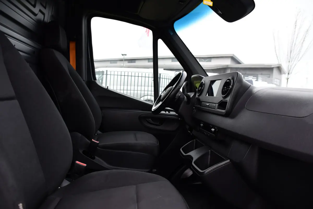 315 1.9 CDI L2H2 AMG Edition Adaptieve Cruise, Camera, Carplay, 150pk, LED, Dodehoek, Sensoren, Multimedia, Uniek!
