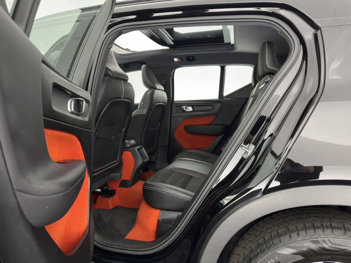 1.5 T3 R-Design *PANO | LEATHER-MICROFIBRE | FULL-LED | HARMAN/KARDON | HEATED-SPORTSEATS | DIGI-COCKPIT | NAVI-FULLMAP | ECC | PDC | CRUISE | TOWBAR | 18''ALU*
